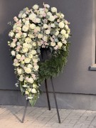wieniec_bialo_rozowy_1.jpg